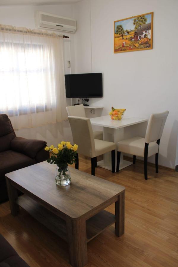 Apartments Renata ドニー・セゲット エクステリア 写真